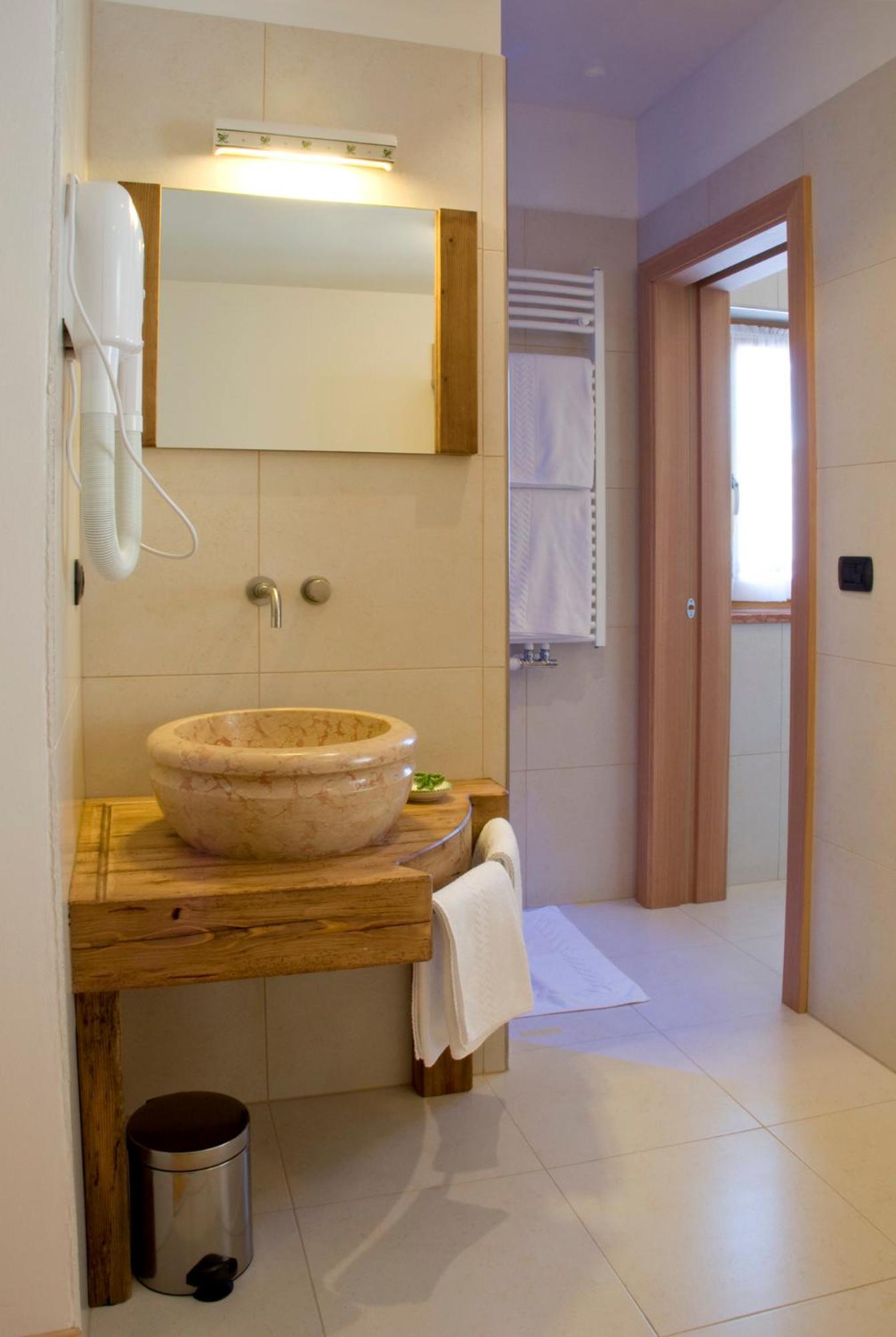 Agritur Golden Pause Villa Ton ภายนอก รูปภาพ